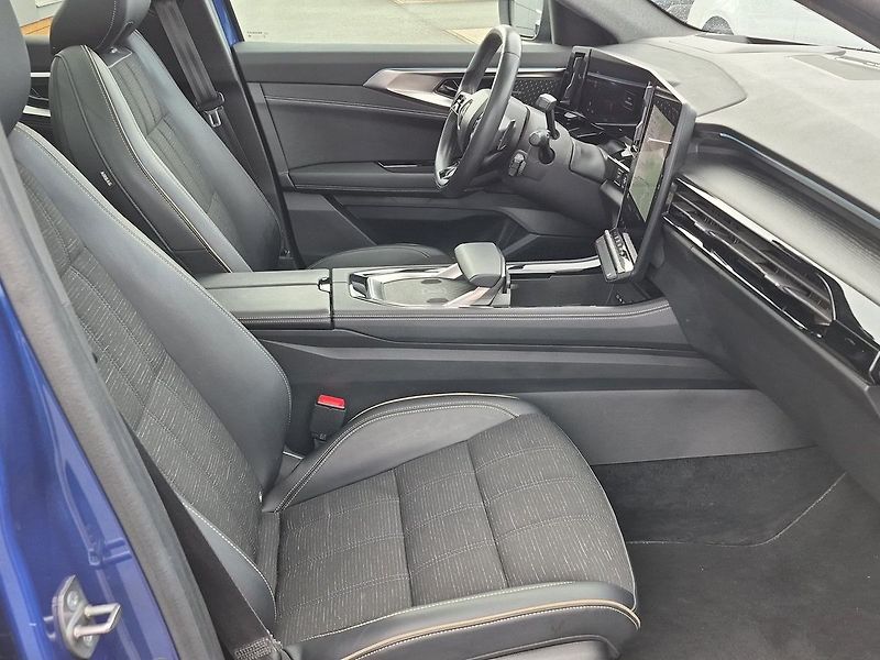 Renault Ostatní Iconic 1.3 MHEV 116 kW - fotka 11 z 25