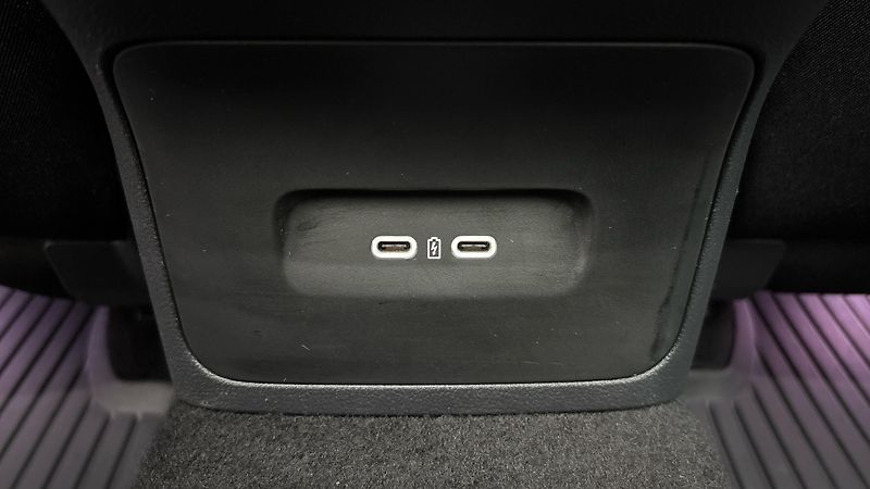 Škoda Octavia 2.0 TDI DSG Style Combi - fotka 21 z 26