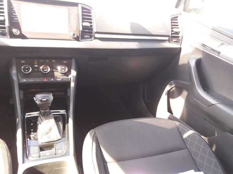 Škoda Karoq 1.6TDi,DSG,LED,NAVI.! - fotka 9 z 24