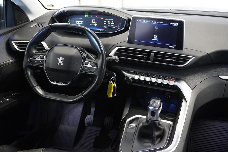 Peugeot 3008 1.6 BLUEHDI 88kW ALLURE - fotka 21 z 29