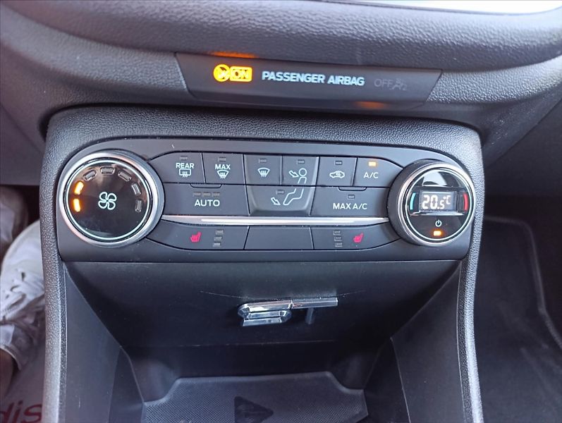 Ford Fiesta 1,5 ST 147kW Kamera Performanc - fotka 17 z 34