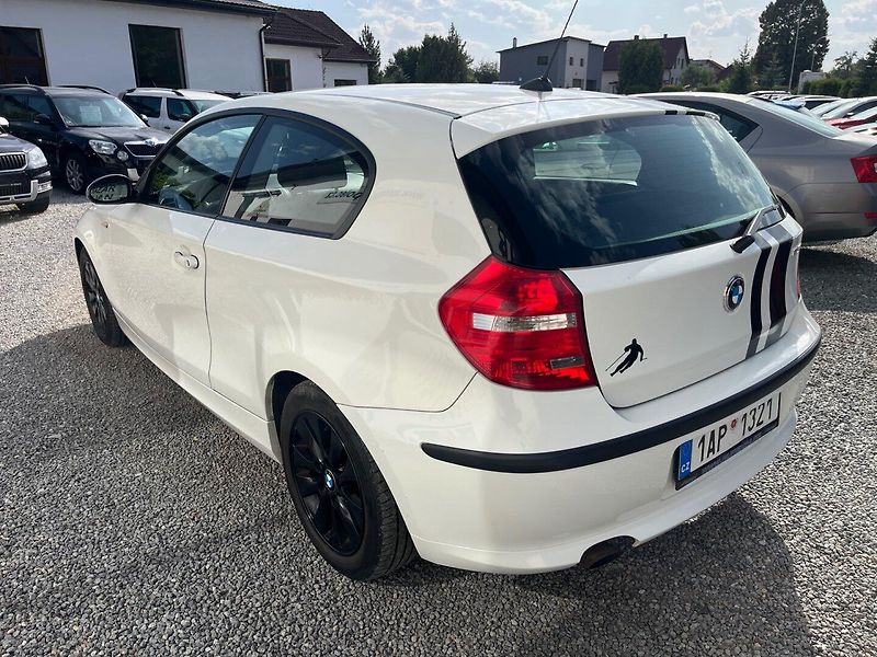 BMW Řada 1 (2009) 116 i 90 Kw SADA KOL - fotka 4 z 19