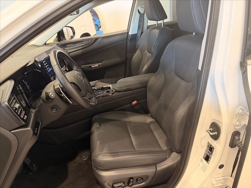 Lexus NX 350h 2,5 Executive Top  NX - fotka 10 z 12