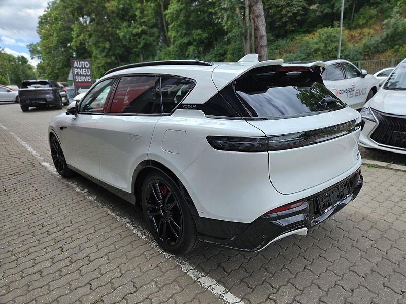 Voyah Free Rev 318 (2025) REV 318 AWD Hybrid - fotka 6 z 6