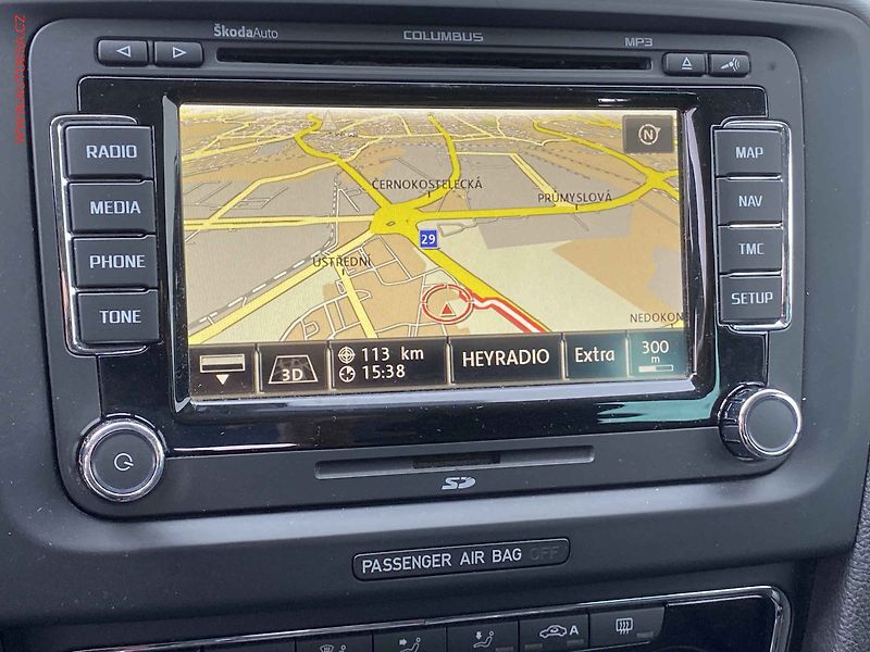 Škoda Superb (2012) 2.0 TDi 4x4, Elegance, TZ - fotka 17 z 21