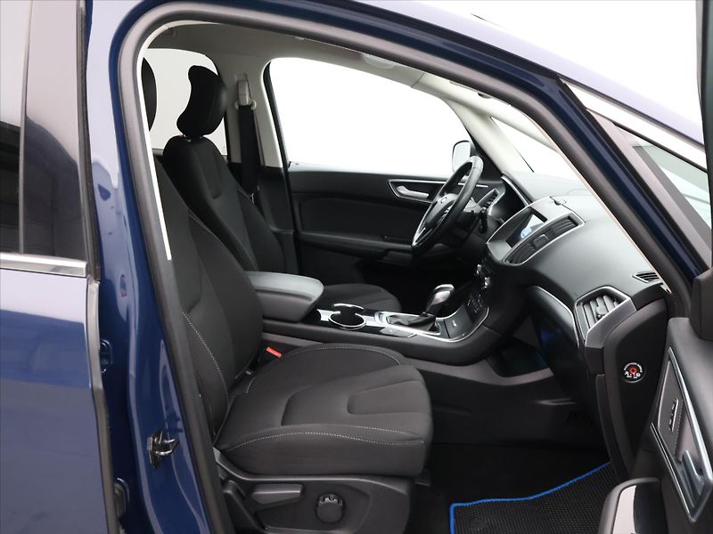 Ford S-MAX 2.0 D 132KW AWD AUTOMAT - fotka 9 z 23