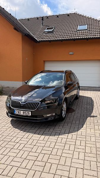 Škoda Superb (2018) - fotka 1 z 10