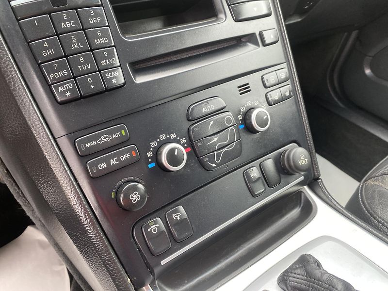 Volvo XC90 2.5TDi D5 200PS 7M 196000KM 1A - fotka 157 z 161