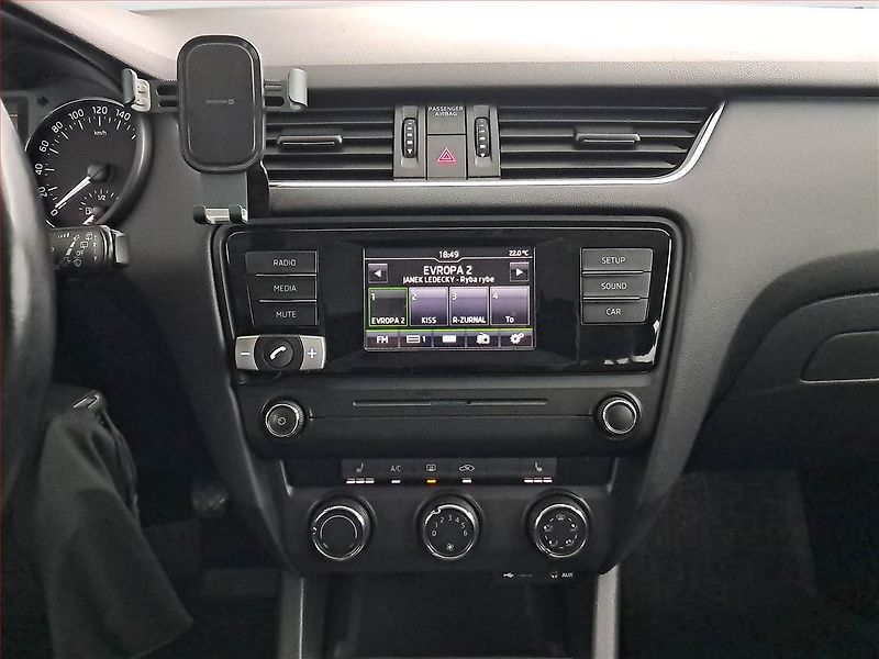 Škoda Octavia (2016) 1.6 TDI, Tempomat - fotka 12 z 14
