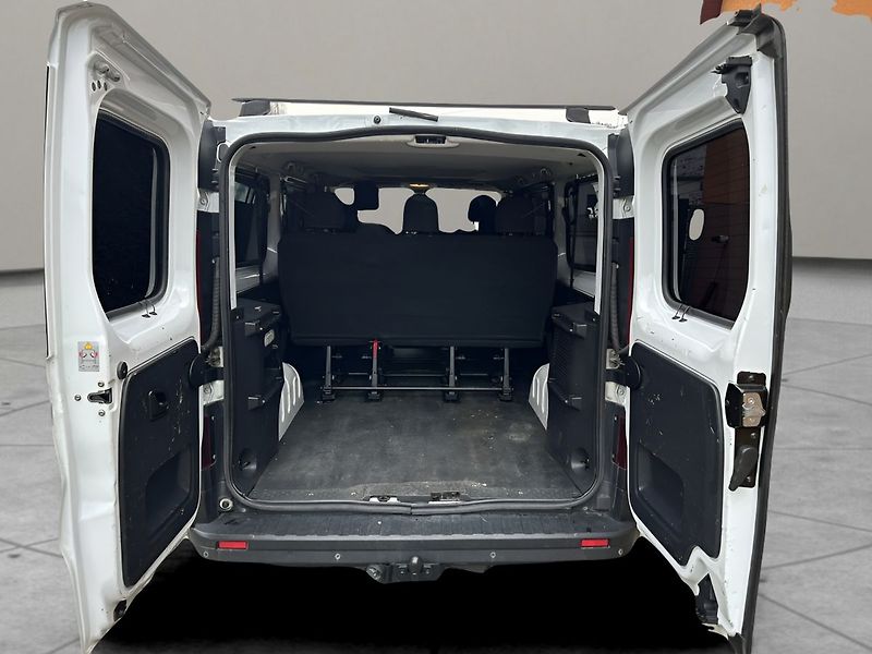 Renault Trafic 1.6dCi 92kW 9 míst - fotka 5 z 20