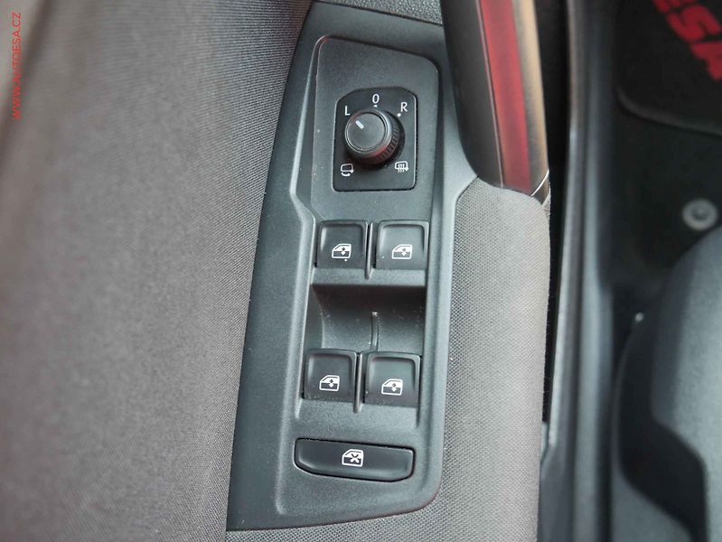 Volkswagen Tiguan (2018) 1.4 TSi, LED, navi, AC - fotka 13 z 17