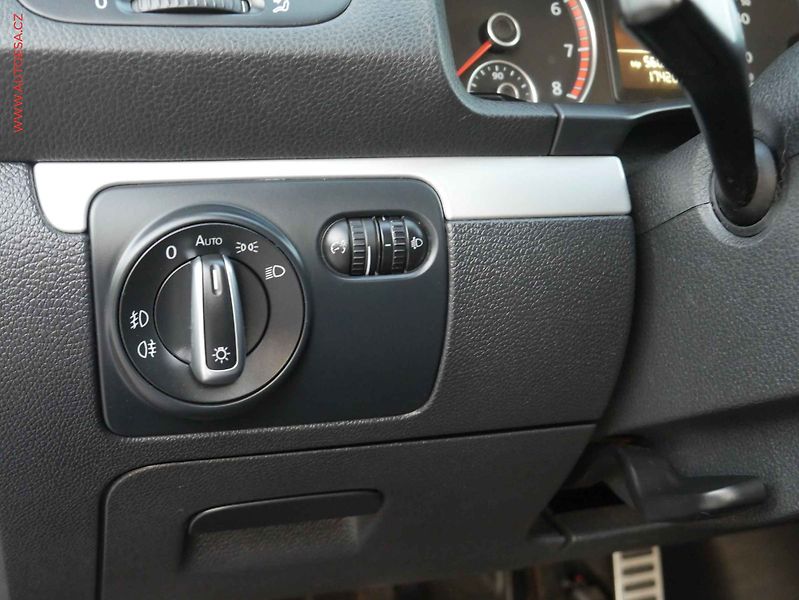 Volkswagen Scirocco (2010) 1.4TSi, servis.kniha - fotka 14 z 15