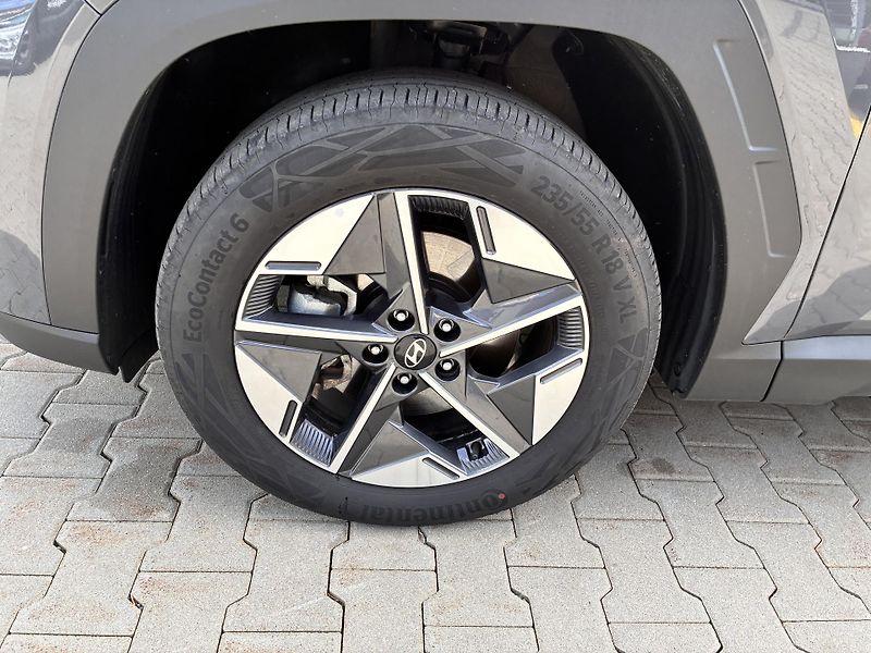 Hyundai Tucson 1.6T-GDi HEV 158kW DCT PREMIUM - fotka 33 z 35