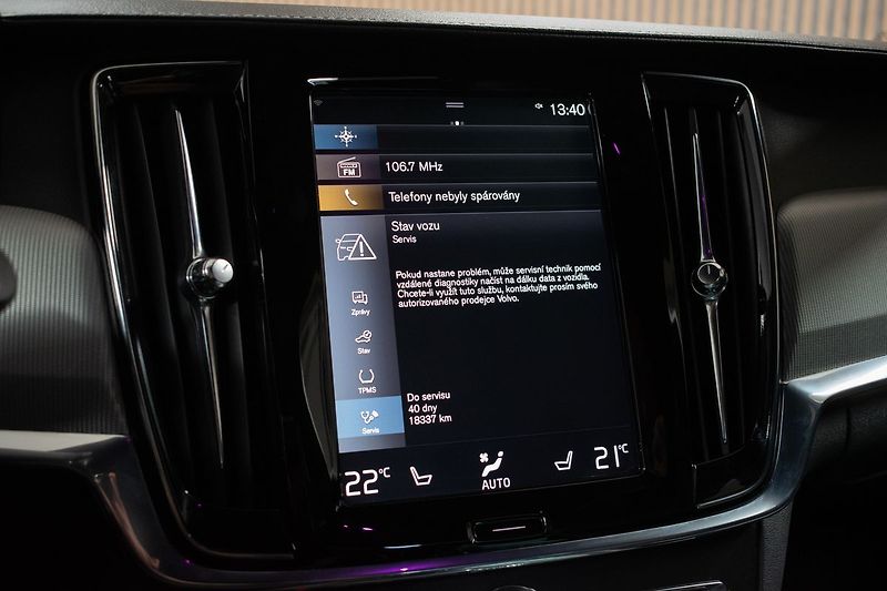 Volvo V90 D5 AWD R-DESIGN*HARMAN/KARDON* - fotka 31 z 42