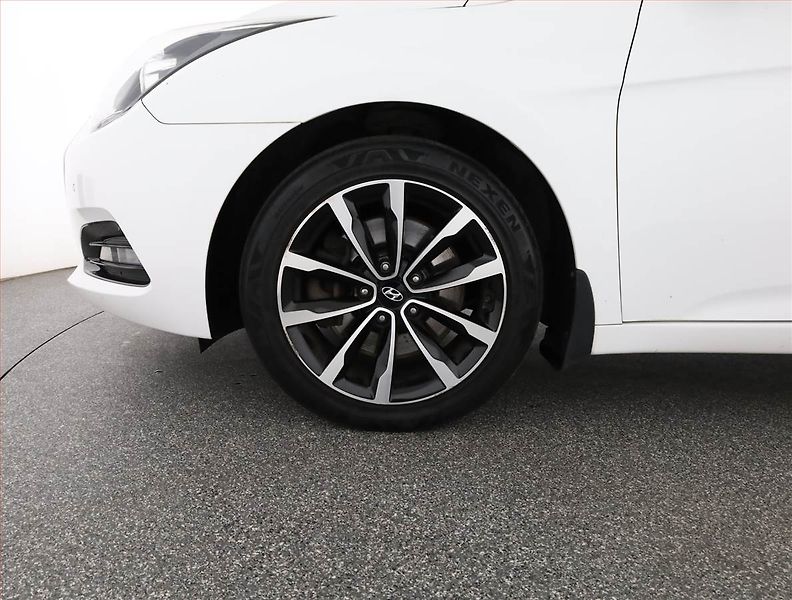 Hyundai i40 (2017) 1.7 CRDi, Serv.kniha, Navi - fotka 14 z 14
