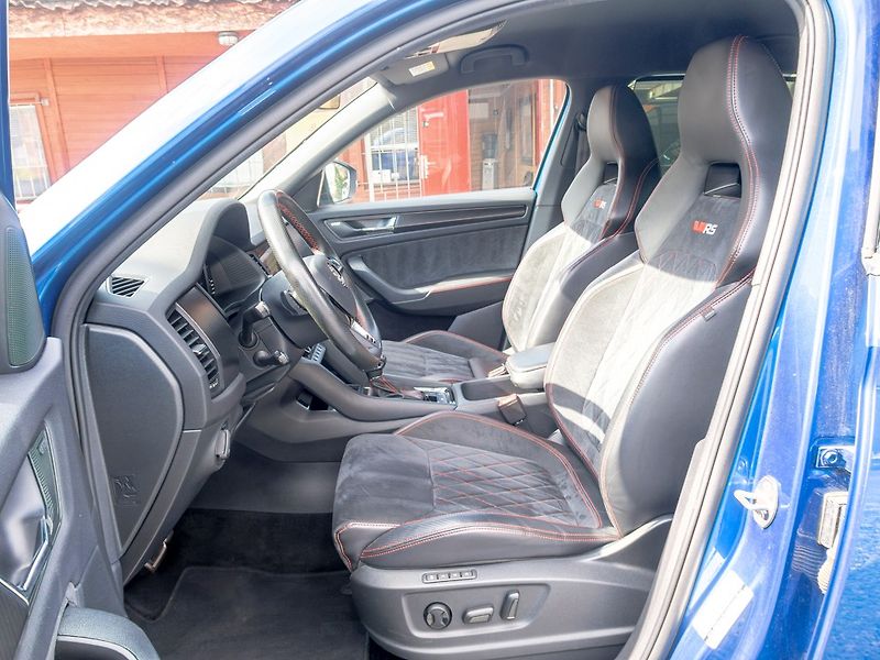 Škoda Kodiaq (2020) ČR 2.0BiTDI 176KW – MODRÉ RS - fotka 16 z 58