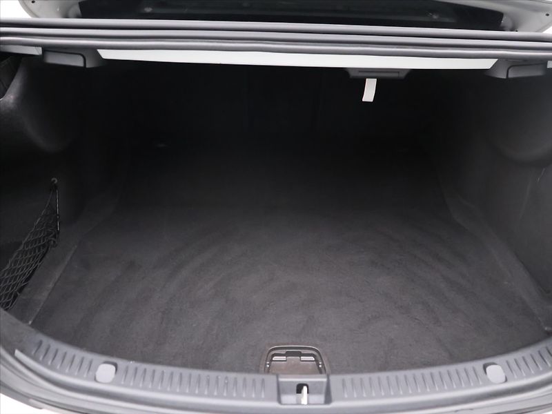 Mercedes-Benz Třídy E 2,0 220d 143kW Aut. AMG LED - fotka 10 z 40