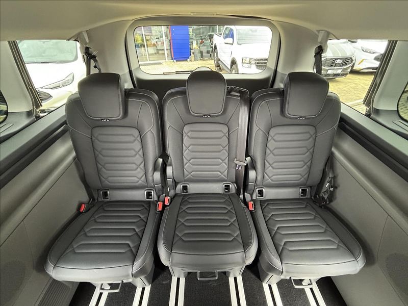 Ford Tourneo Custom 2,0 EcoBlue 125kW TitaniumX L2 - fotka 15 z 35