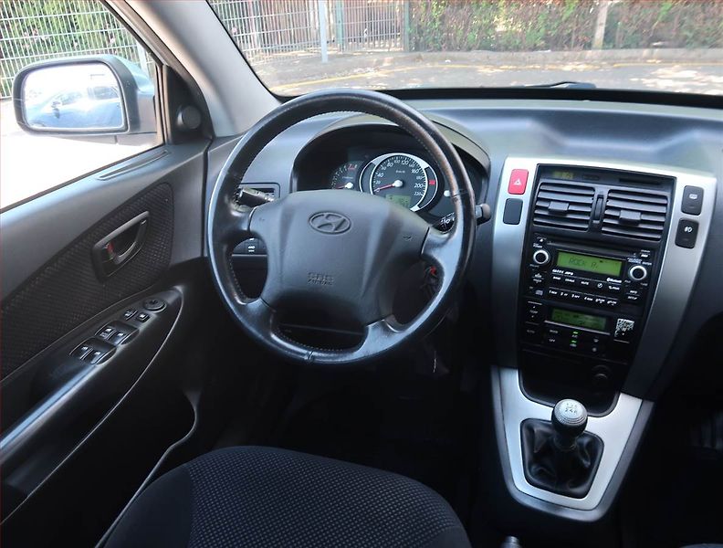 Hyundai Tucson (2009) 2.0 i, 4X4 - fotka 7 z 20