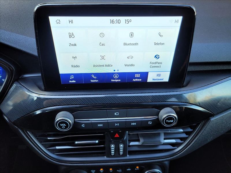 Ford Kuga 2,0 D,ST-line,led,kůže - fotka 30 z 50