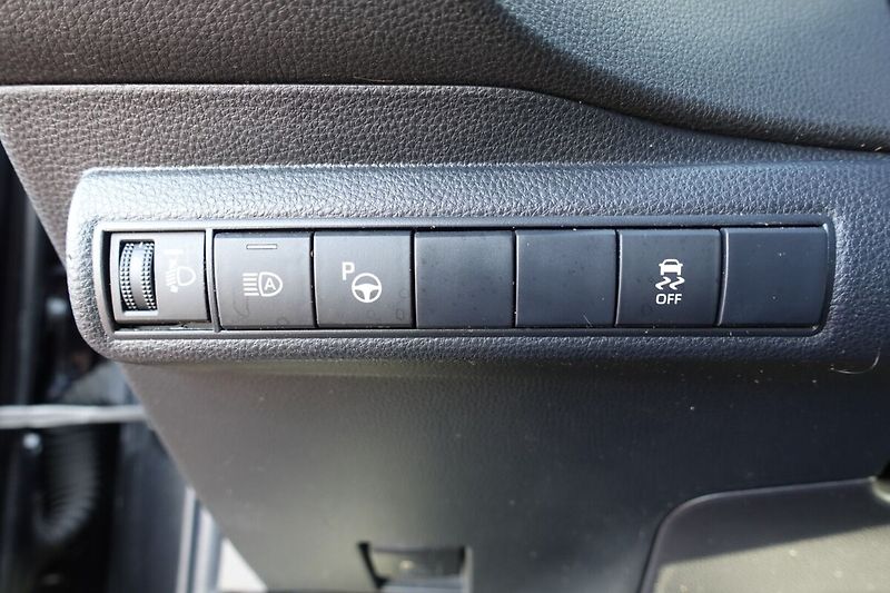 Toyota Corolla 2,0 HEV Comfort Tech TS - fotka 18 z 30