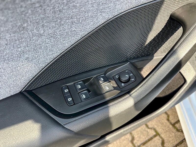 Škoda Octavia (2024) 1.5 TSI 110kW MHEV Top Selecti - fotka 8 z 25