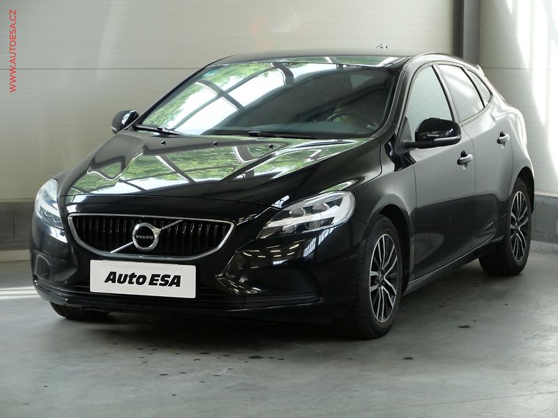 Volvo V40 (2018) 2.0D, ČR, servis.kniha, AT - fotka 3 z 20