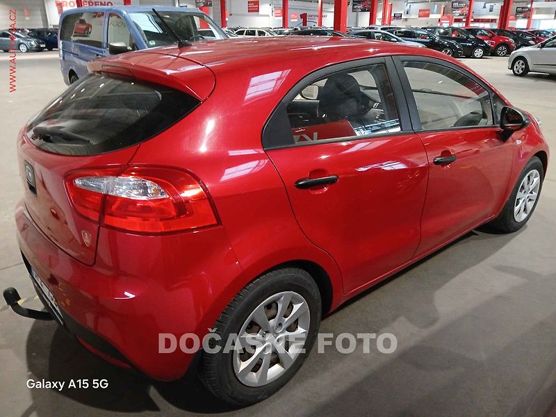 Kia Rio (2011) 1.25 CUUT, ČR, AC, tažné - fotka 2 z 3
