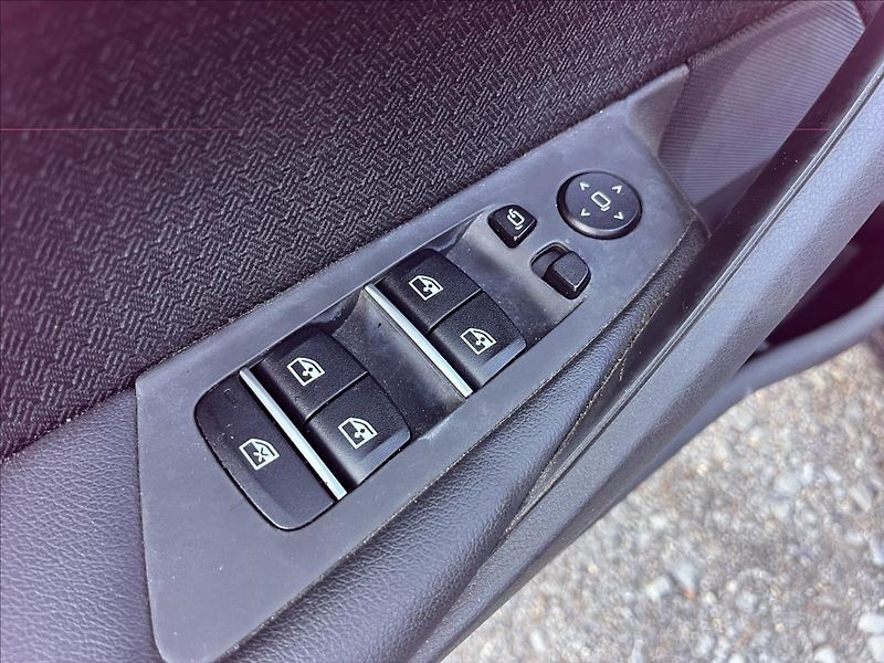 BMW Řada 5 2,0 d 140kW  Navi,LED,Kamera - fotka 14 z 45