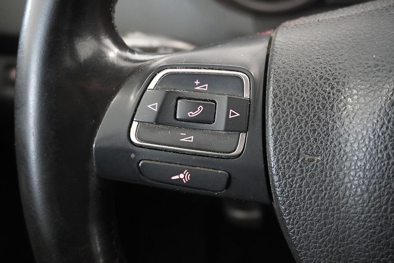 Volkswagen Amarok 2.0 TDi 4X4 AUTOMAT 5 MÍST - fotka 15 z 37