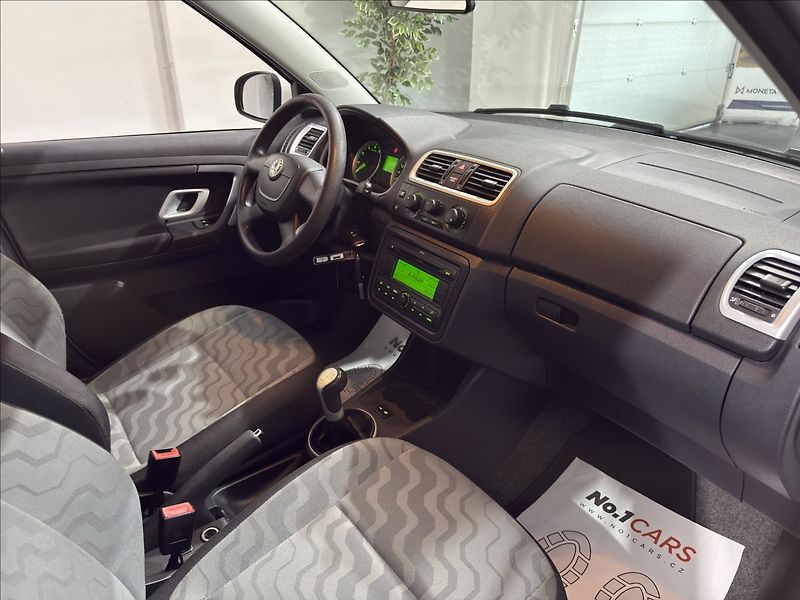 Škoda Fabia 1,2   i KLIMA TEMPOMAT ČIDLA - fotka 15 z 29