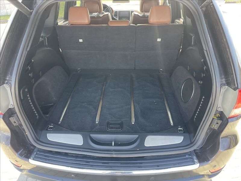 Jeep Grand Cherokee 3,0 CRDi 177kw Overland Pano T - fotka 9 z 35