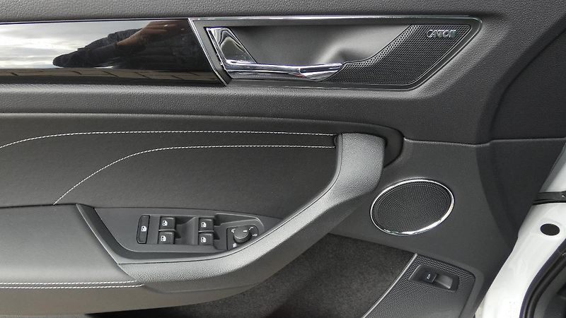 Škoda Kodiaq 2.0 TDI 110 kW L&K 4x4 DSG - fotka 9 z 25