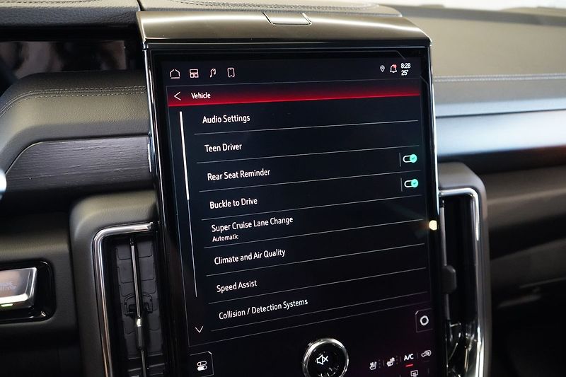 GMC Yukon (2026) Denali 6.2 V8 - fotka 44 z 59