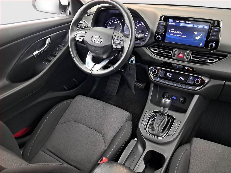 Hyundai i30 (2022) Family Smart 1.5 T-GDI MHEV - fotka 7 z 25