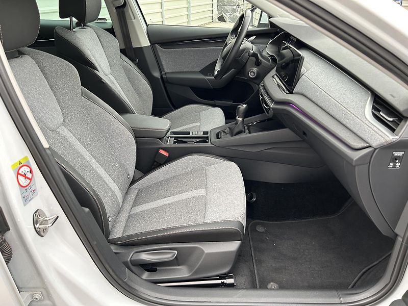 Škoda Octavia 1.5 TSI Top selection - fotka 27 z 29