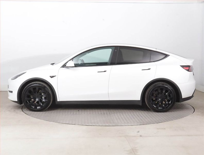 Tesla Model Y (2022) RWD LFP 60kWh, SoH 94% - fotka 3 z 19