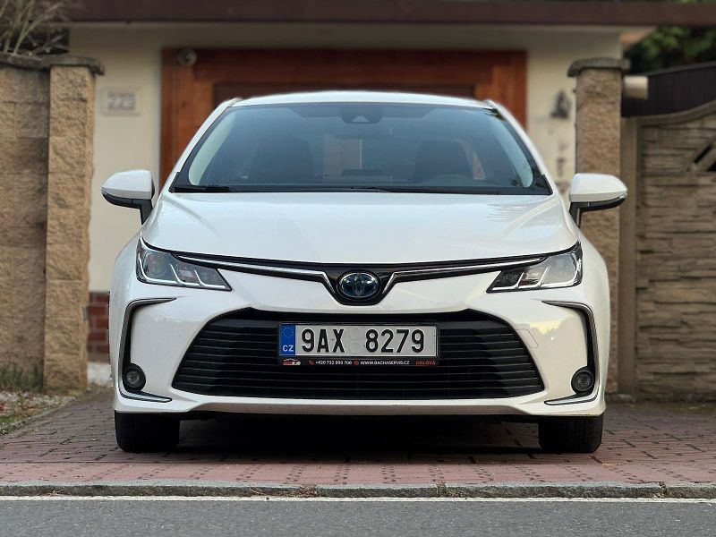 Toyota Corolla 1.8Hybrid 1.MAJITEL ČR DPH - fotka 2 z 29