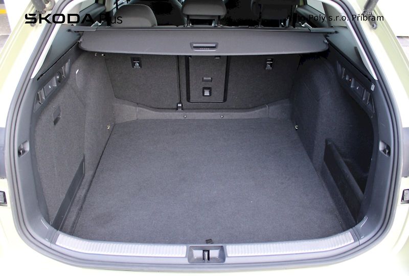 Škoda Superb (2025) Selection 2.0TDI / 110kW 7°DSG - fotka 22 z 23