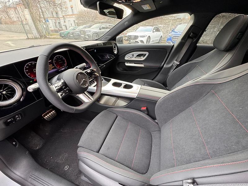 Mercedes-Benz CLA (2026) 200 4M - fotka 10 z 23