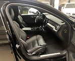 Volvo V60 RECHARGE T6, AWD PLUS DARK ČR - náhled 12