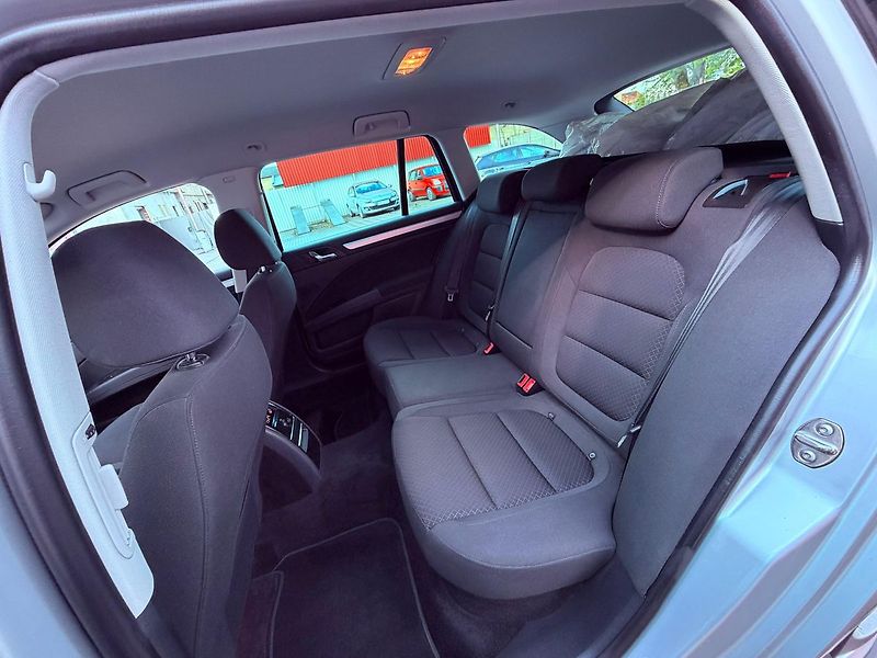Škoda Superb 2.0 TDi Best of, Navi, 132 tkm - fotka 12 z 29