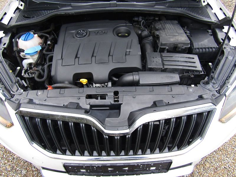 Škoda Yeti (2014) 1.6 TDI 77kW DSG BEZ KOROZE - fotka 38 z 39