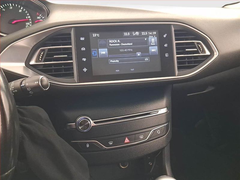 Peugeot 308 (2014) 1.6 e-HDi, Serv.kniha - fotka 12 z 20