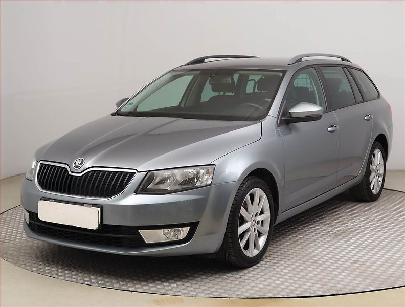 Škoda Octavia (2013) Ambition 1.2 TSI, Serv.kniha - fotka 2 z 17