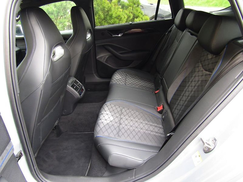 Volkswagen Passat Variant (2024) 2.0 TDI 110kW DSG ACC - fotka 25 z 47