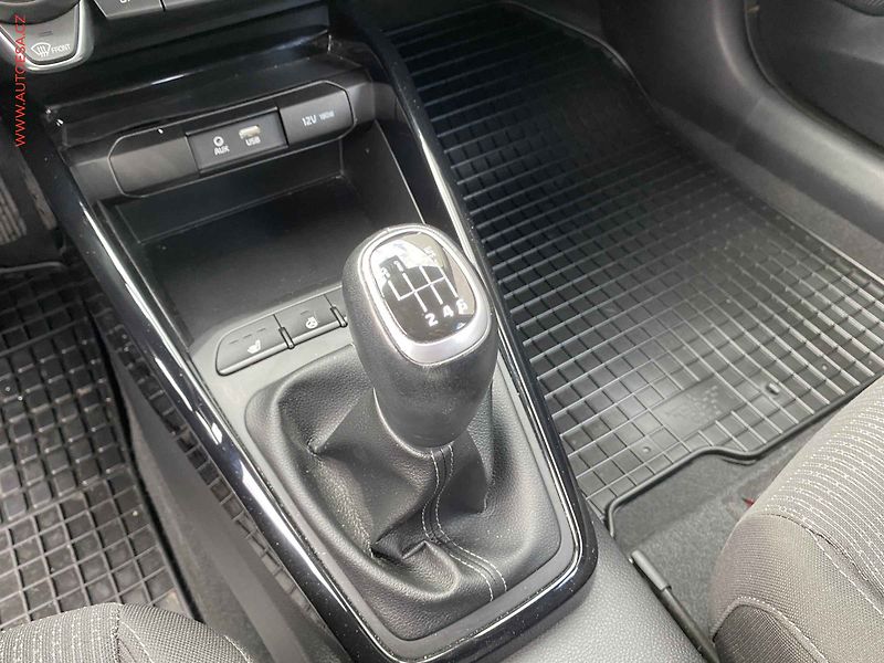 Kia Stonic (2018) 1.4 CVVT, ČR, Exclusive - fotka 16 z 19