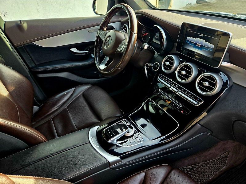 Mercedes-Benz GLC (2018) 2.2 250 D 4x4, DPH - fotka 18 z 24