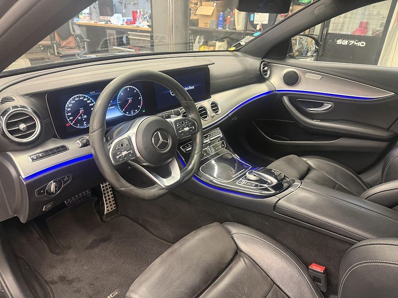 Mercedes-Benz Třídy E 220d AMG  - fotka 11 z 22