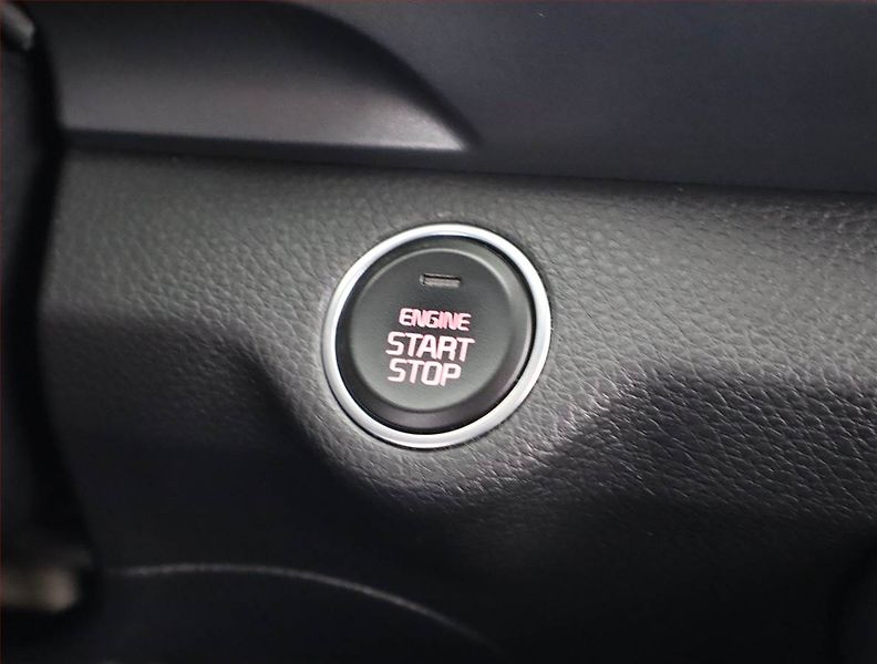 Peugeot 308 (2018) 1.6 BlueHDi, Tempomat - fotka 17 z 17